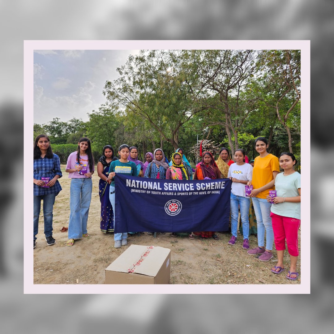 nssnsutcell's tweet photo. A sanitary pads distribution drive was carried out in the university campus by NSS NSUT volunteers.Pads were distributed to underprivileged female workers.They discussed and interacted regarding their physical well being and healthy periods. 
#healthylifestyle #menstrual_hygiene https://t.co/nOavQwxI3K