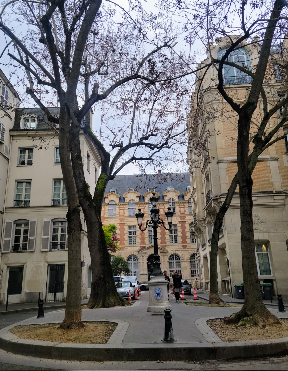 MichelleMoggio's tweet photo. #Paris favorites we just can't get enough of #TheParisEffect #PlaceFurstenberg #France #StGermaindesPres #travel https://t.co/SXkCMLNT2s