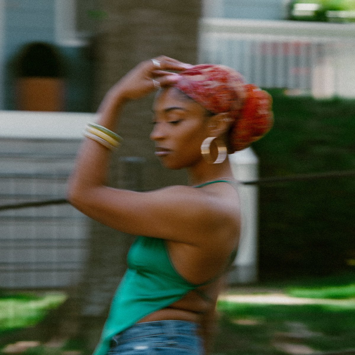 tasialabree's tweet photo. There’s just me..One is the magic number. 👽
.
.
*cues auntie @missjillscott 💿*
#me #BlackGirlMagic #ghetto20s #singlelife #onlylife https://t.co/hoF2kbEtbR