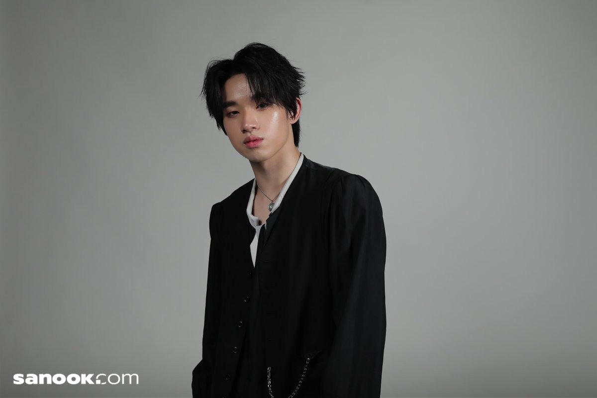 Sanook's tweet image. นอกจากสัมภาษณ์แล้ว แฟนๆ สามารถชมอัลบั้มภาพเท่ๆ ในลุคโทนดาร์กของทั้ง 4 ได้ที่นี่ &amp;gt;&amp;gt; sanook.com/music/2460369/

#SanookMusic #Sanook #LYKN #Lego_Rapeepong #hongshihoshi #nnutdan #TuiChayatorn #ProjectAlphaTH @ProjectAlphaTH