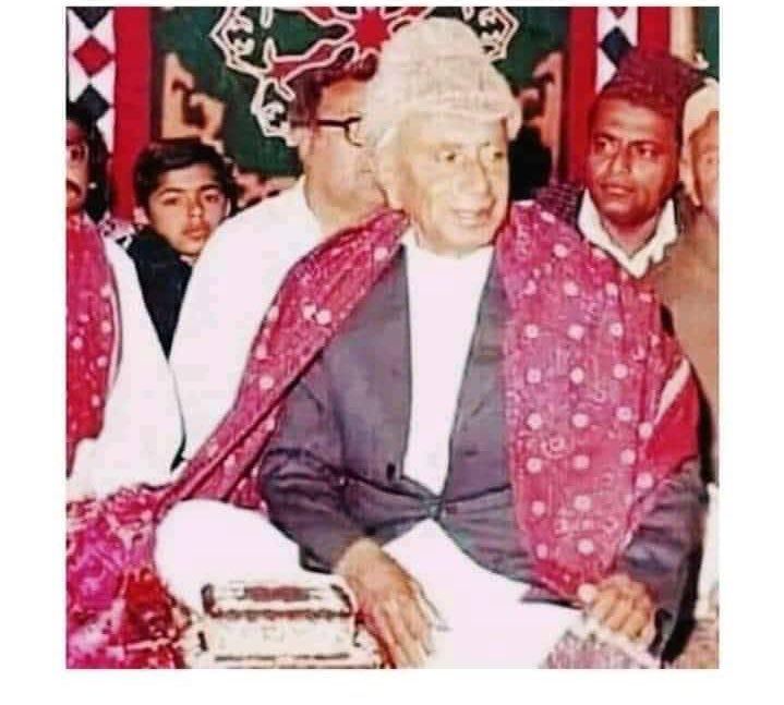 zoya_hon_yar's tweet image. ”سنڌُ کي درپيش مسئلن کي جيئن مون ڏٺو آهي، ايئن اوهان محسوس بہ ڪيو تہ هوندَ سُک جي ننڊ سمهي نہ سگهيو
سائين جي ايم
#TributeToSainGmSayed