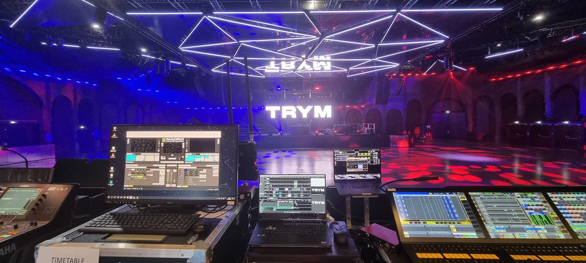 First show with Trym at Phantom Paris.

Visuals by KTRS Design
Light operator : Guillaume Steck
VJ &amp; LedMapping : Antoine Bahuaud
