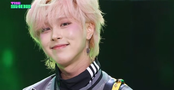 fromyourorbit's tweet photo. just watched his stages 😭😭😭 he's so cute and his charisma is through the roof 🥹 he was really born for he stage im so happy and proud of him
#ONEWE #원위 #GIUK
#Psycho_Xybernetics
#TURN_OVER #제0호선_시간역행 https://t.co/BO7C1zf5oJ