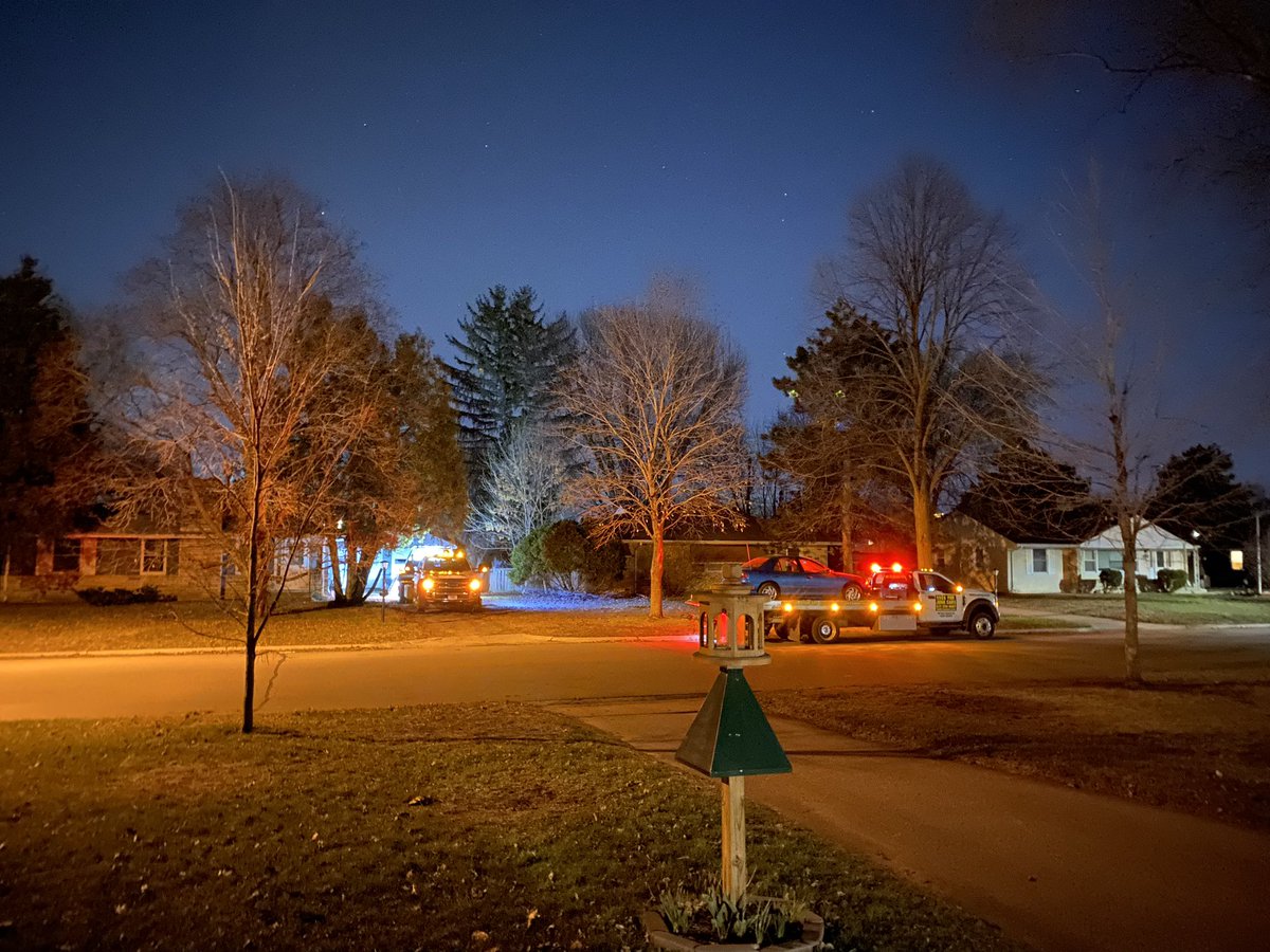 JoceKennealy's tweet image. 11:30 pm towing of a boat that hasn’t moved since we moved in almost 4 years ago? Seems unnecessary… #noisecomplaint