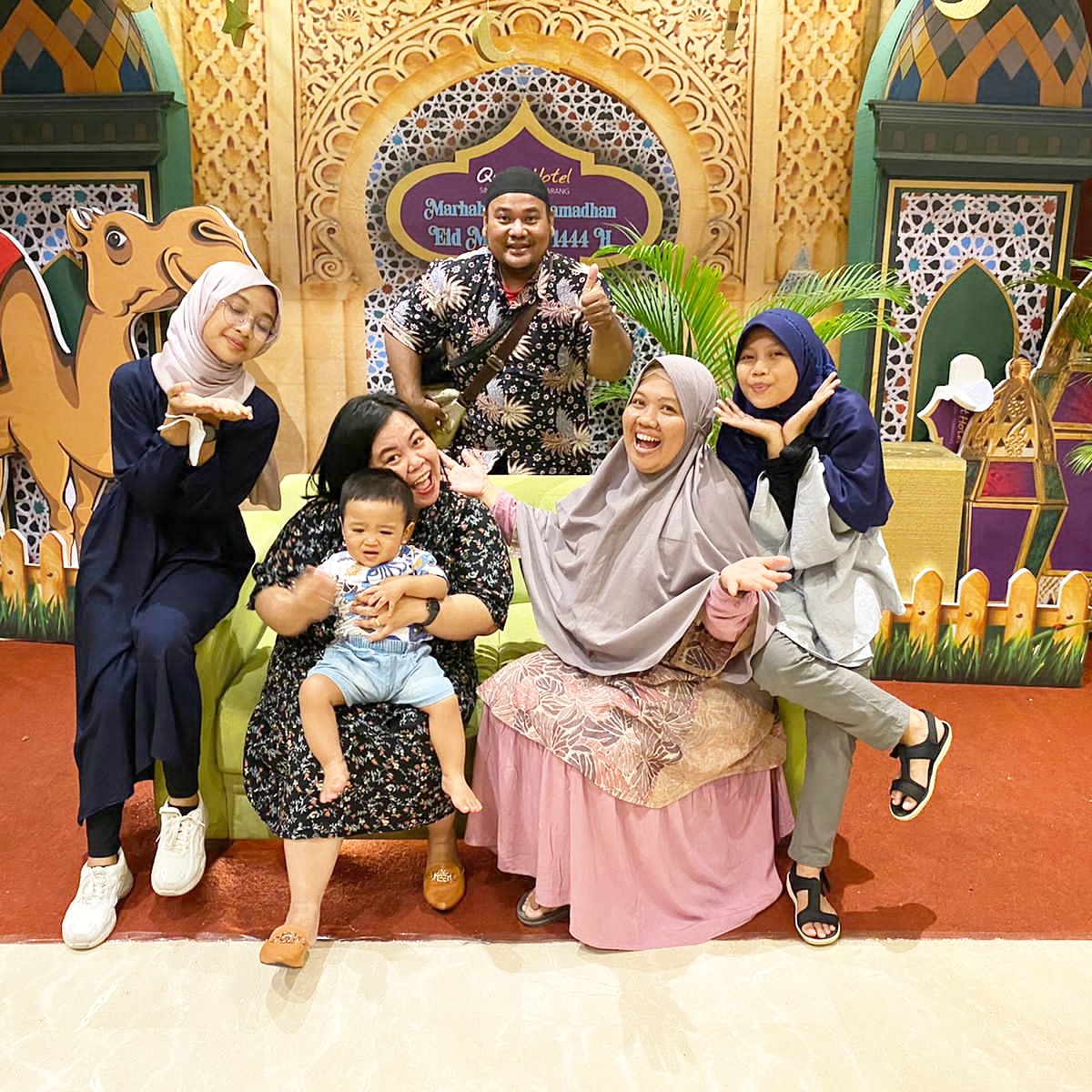 GeoSupriyatin's tweet photo. Diperantauan menyempatkan berbuka bersama keluarga gak mewah tapi sangat berartuy #GakAdaYangKelewat #OPPORamadan2023 https://t.co/5sz9pPUojL