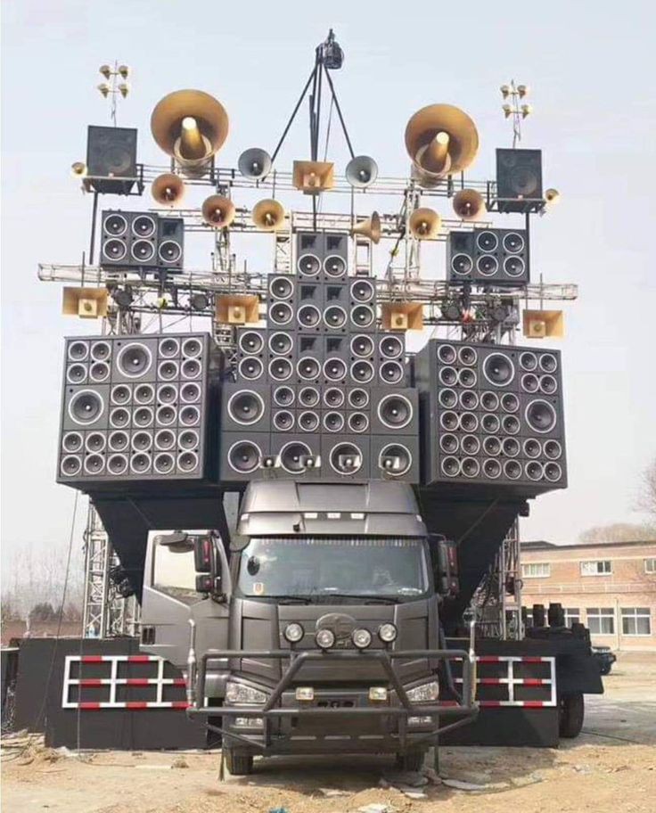 starfess's tweet photo. -hey
Kalau cuma boleh request satu lagu, lagu apa yang pengen kalian puter di speaker ini? https://t.co/Na37wlWPCm