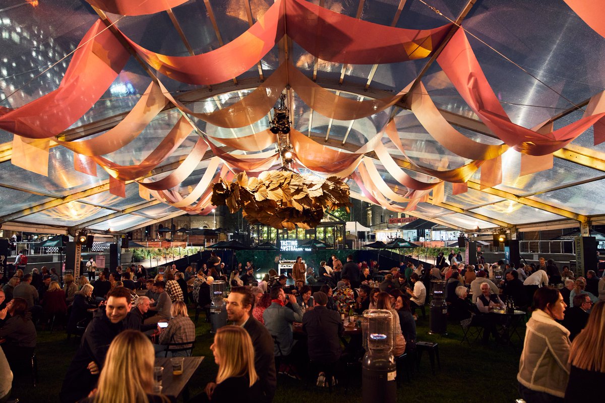 tourismsa's tweet photo. From Friday, @TastingAus Town Square is back with world-class events, local food vendors &amp; beverages.🍽️🍷 Patrons can have meals on a take-home plate for $1, with all proceeds going to the State Emergency Relief Fund supporting Murray River flood recovery: https://t.co/zdwRTKIp8N https://t.co/TWxpXGvEbs