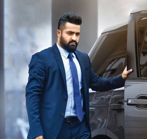 Ietsott's tweet photo. #GuardiansOfTheGalaxy  Director James Gunn Shows his intrest to work with Global Star #JrNTR ! @tarak9999 https://t.co/MF4zL442Vf