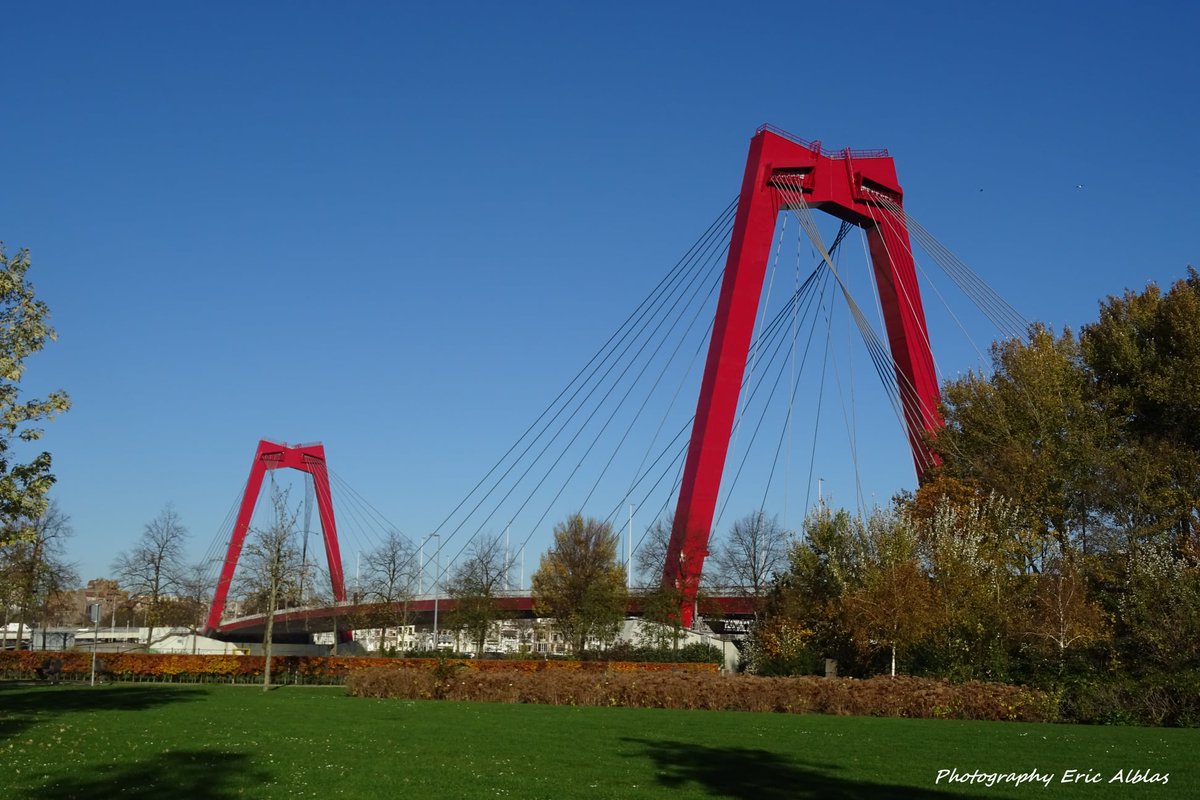 AlblasEric's tweet photo. Goedemorgen (nieuwe)volgers het is woensdag 26 april 2023. Fijne Dag & Groet van Eric ! #noordereiland #willemsbrug #maaskade https://t.co/qOksxhj7rh