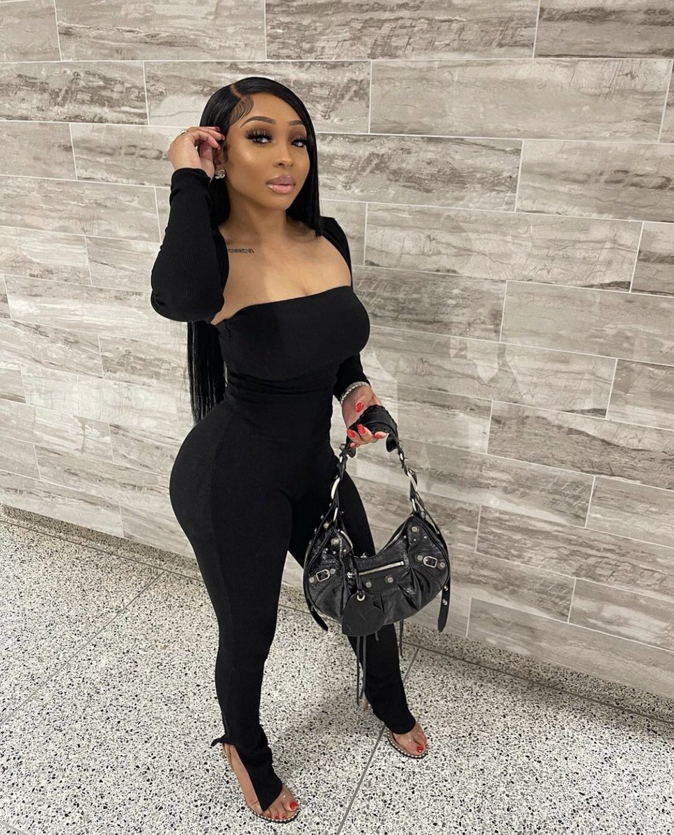 LondonPrettyas1's tweet photo. All Black For A All Black Event🖤💍 https://t.co/NJ3Z5rKH7S
