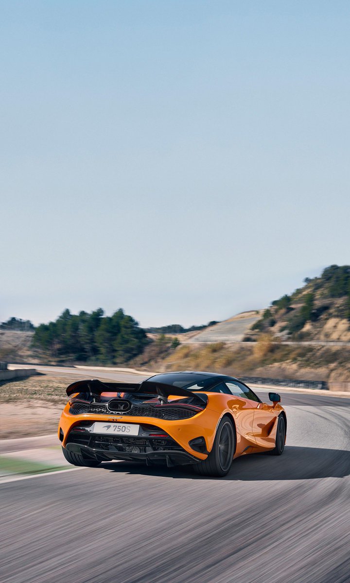 askabtauto's tweet photo. Peak power output of the 4.0L V8 Twin Turbo has been raised to 740 hp, and peak torque has also risen to 800Nm. As a result, the 0-100kph time has been reduced to 2.8 seconds and the top speed clocks in at 331kph. https://t.co/FphvNwgUfJ