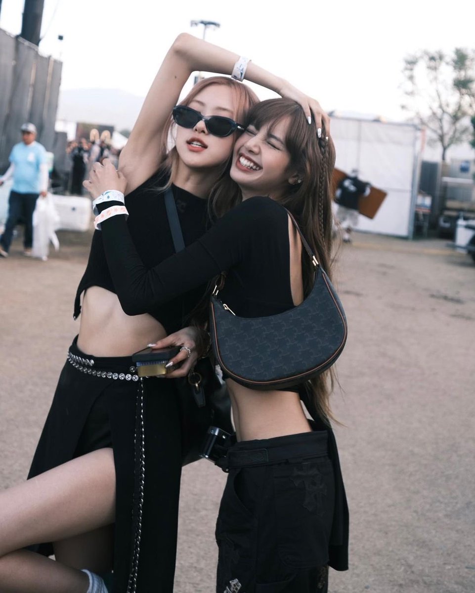 blackpinkbabo's tweet photo. ROSÉ AND LISA AT COACHELLA 🤍 https://t.co/NeZt0nyGXk