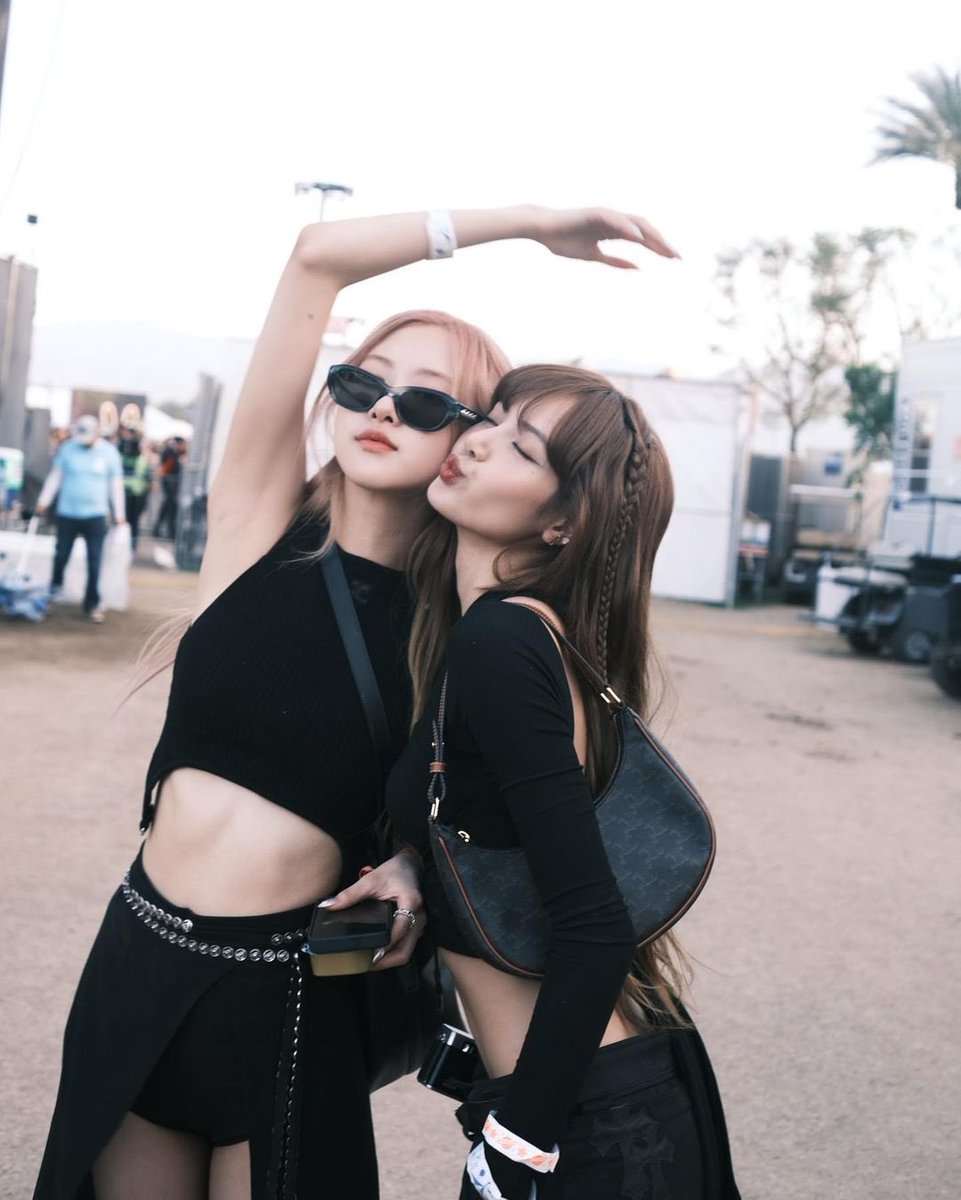 blackpinkbabo's tweet photo. ROSÉ AND LISA AT COACHELLA 🤍 https://t.co/NeZt0nyGXk