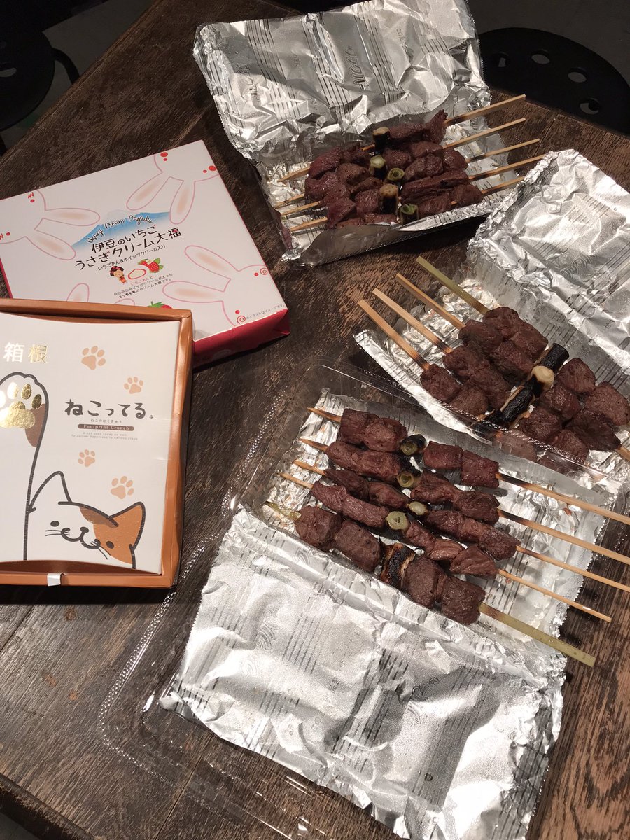 Prayers_studio's tweet photo. 『夜、ナク、鳥』芝居中に出てくる、鹿肉‼️
差し入れで頂きました😆
柔らかくて、めちゃくちゃ美味しい〜。
これは、癖になるのわかりますね🤣✨
鹿肉の味を思い出しながら、今日も稽古頑張ります👍
『夜、ナク、鳥』
5/3〜5/7
【ご予約】
https://t.co/Kl3yICFdwF
#PrayersStudio https://t.co/Yy2QJr9TVV