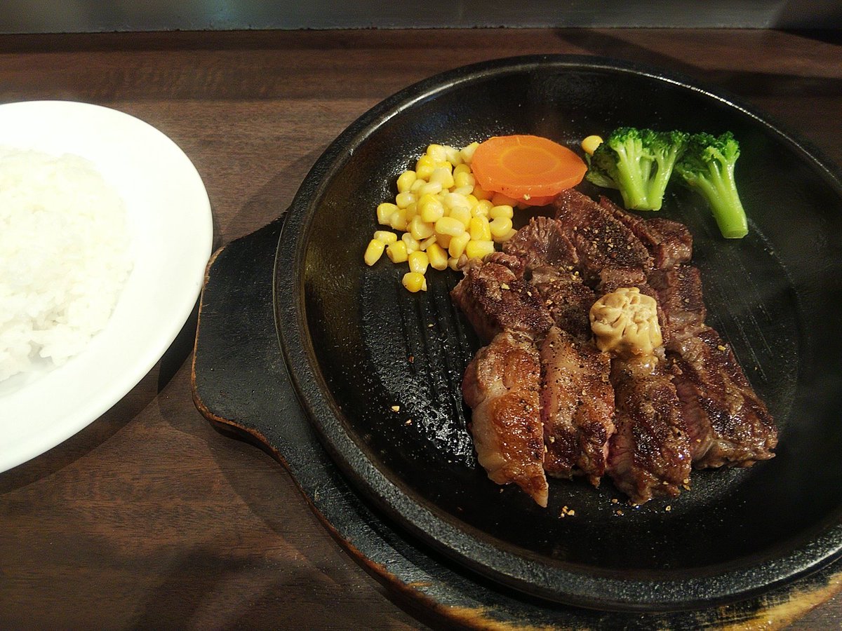 肉マイレージと誕生日クーポンの有効期限が両方とも月末だったので、先週今週連チャン😋
上段は ワイルド、下段は赤身肩ロース。 https://t.co/IPkHsQOfts… https://t.co/NvSiF3r7Eo