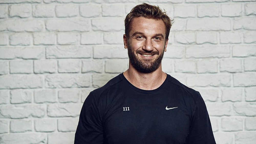 SusanAkogi's tweet photo. Harry's Heroes Coach Luke Worthington Explains How.... #training #fitnessaddict #exercise https://t.co/oj9edAd3mq https://t.co/YWUygLZWKw