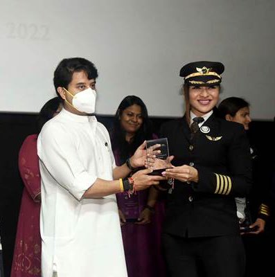 Wishing a happy #WorldPilotsDay to all the pilots who continue to be the backbone of a safe & growing civil aviation sector. 

A special shout-out to India, which has the highest no. of women pilots at 15% - 3 times the global average! Here's to breaking barriers & soaring in the