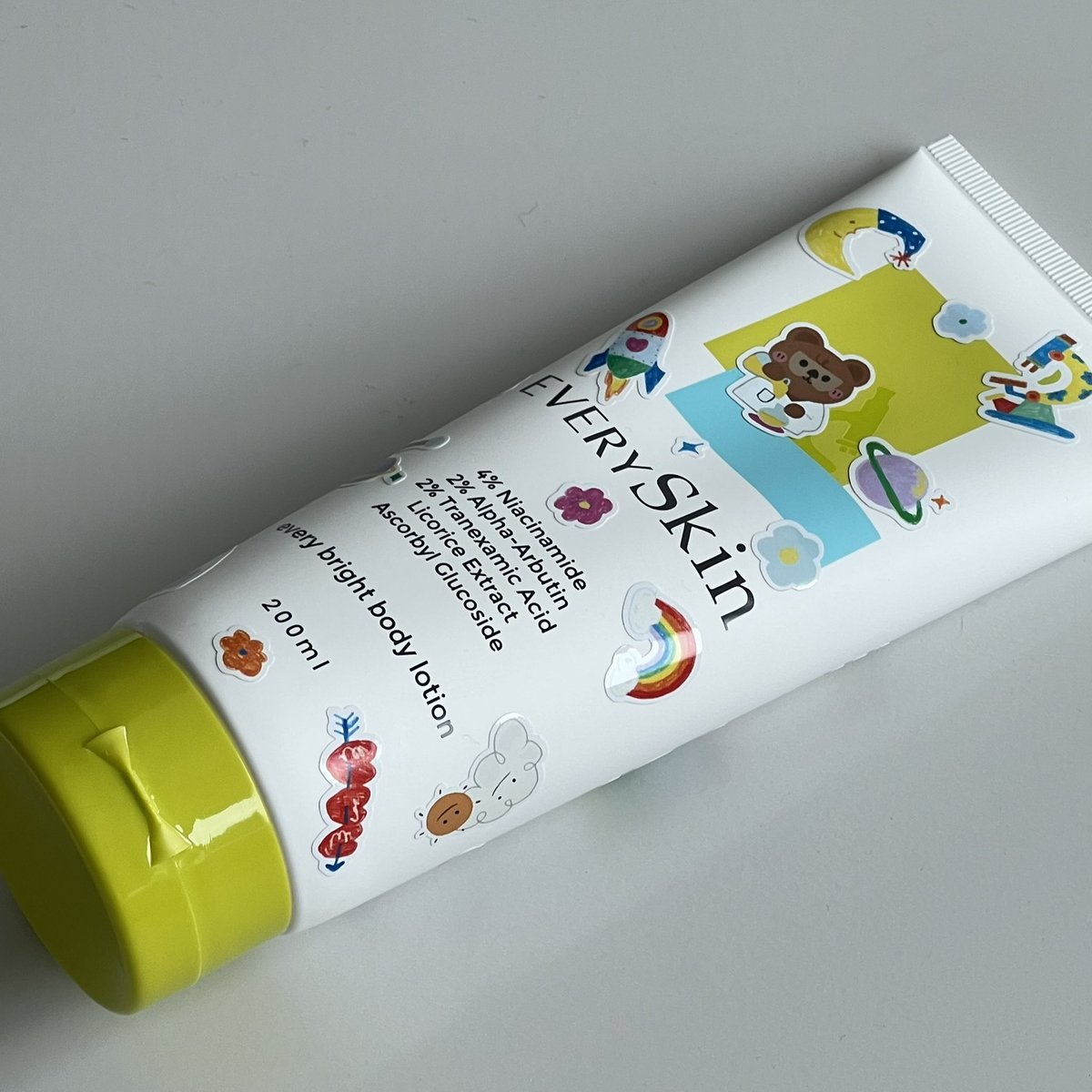 nchdaq's tweet photo. คอมโบผิวขาวนุ่มแบบตะโกน ขาวแบบแกโดนทักแน่นอน ㅜㅡㅜ vaseline เหนียวโคตรแต่ขาวขึ้นจริง ยอม🍊😭 everyskin ผิวลูกคุณ ใส เรียบเนียน นุ่ม ห้ามเลิกทำนะ power scrub ผลัดเซล ผิวเนียน หอมมาก💘🌷🍐 https://t.co/XwEm9sxrJs