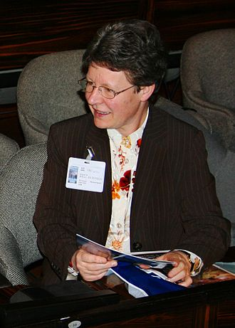 pals_astro67234's tweet photo. Back in 1967, Jocelyn Bell Burnell discovered the first pulsar while studying quasars. Her discovery revolutionized our understanding of the universe, earning her a Nobel Prize in Physics. Today, we continue to study these enigmatic cosmic beacons to unravel their mysteries. https://t.co/i1N9yT0SrS