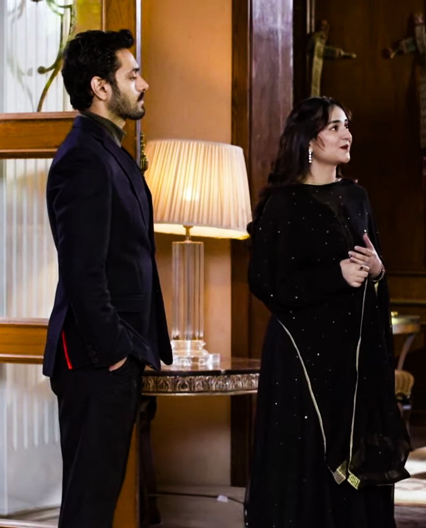 _thatMoodyKid's tweet photo. If 'don't worry, my husband will handle everything' had a face. ✌

[ #TereBin #WahajAli #YumnaZaidi #Meerasim ] https://t.co/Mk3FUlZIBK