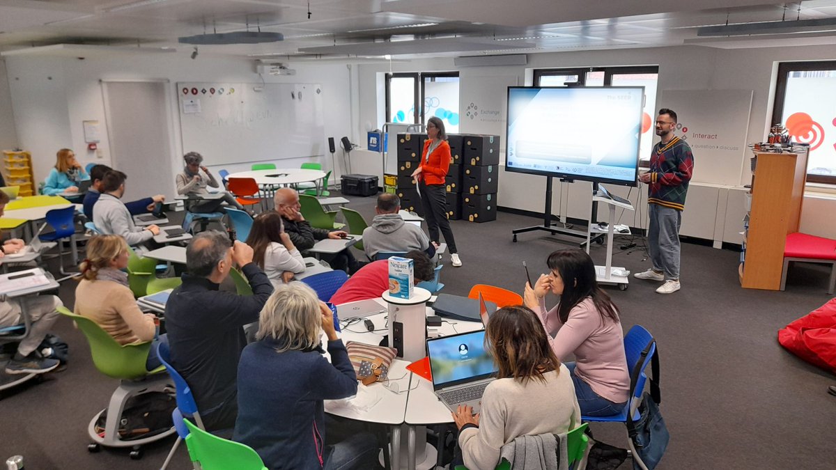 📋Day 3 of the course is all about the future of #STEM education 🔭🔬
🤔What does it look like?
😉Hint: It has to do with a certain "A" to be included in the mix!
ℹ️ bit.ly/FCL_Courses
#STEAM #STEMeducation