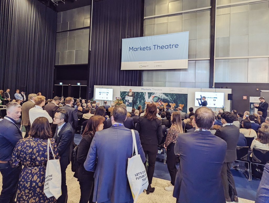 Fantastic turnout at today's Markets Theatre with @benwindstrategy introducing a session on wind supply chain barriers. Join @GWECGlobalWind in Hall D! #WindEurope2023