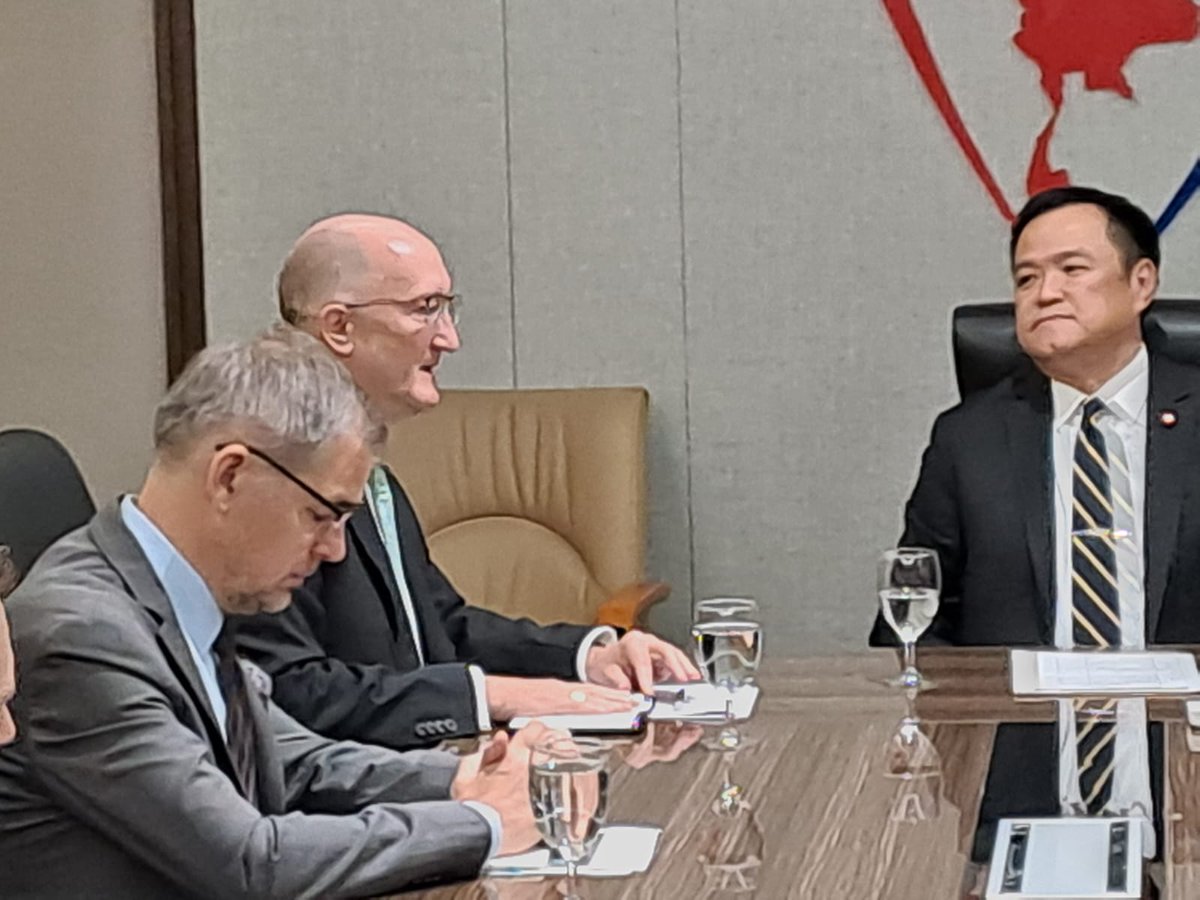 DavidDalyEU's tweet photo. Great discussion  between EU Ambassadors &amp; Bhum Jai Thai Party leader Khun Anutin Charnvirakul on Thai politics, further  strengthening  EU-Thailand relations &amp; geopolitical  issues.  Part of our programme of meeting Thai political leaders. https://t.co/9t95QAr1qd