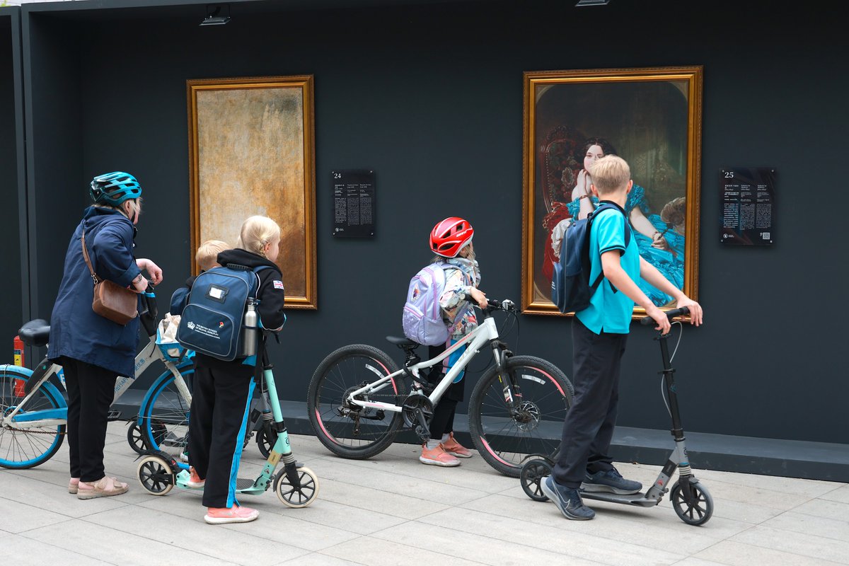 VisitBeijingcn's tweet photo. From April 24 to June 23, 2023, “Meet The Prado #Museum in the #BeijingDesignWeek” #exhibition will showcase 29 pieces of 1:1 replicated paintings based on precious collections in Museo Nacional del Prado, including world-known masterpiece “Las Meninas, The Maids of Honor ”. https://t.co/0mZ6IVUHPz
