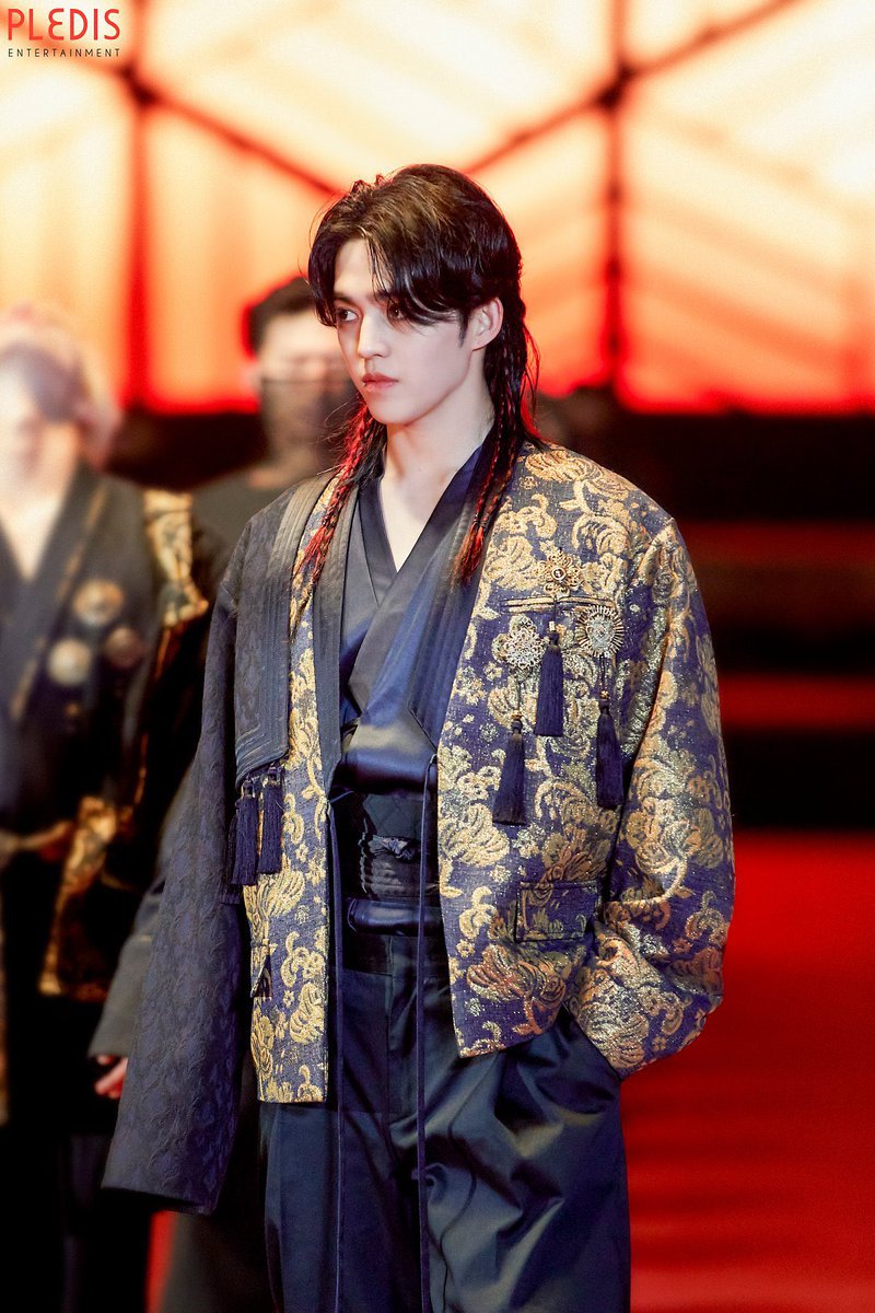 cheolthinker's tweet photo. god cheol is so cool https://t.co/etasw3Gouj