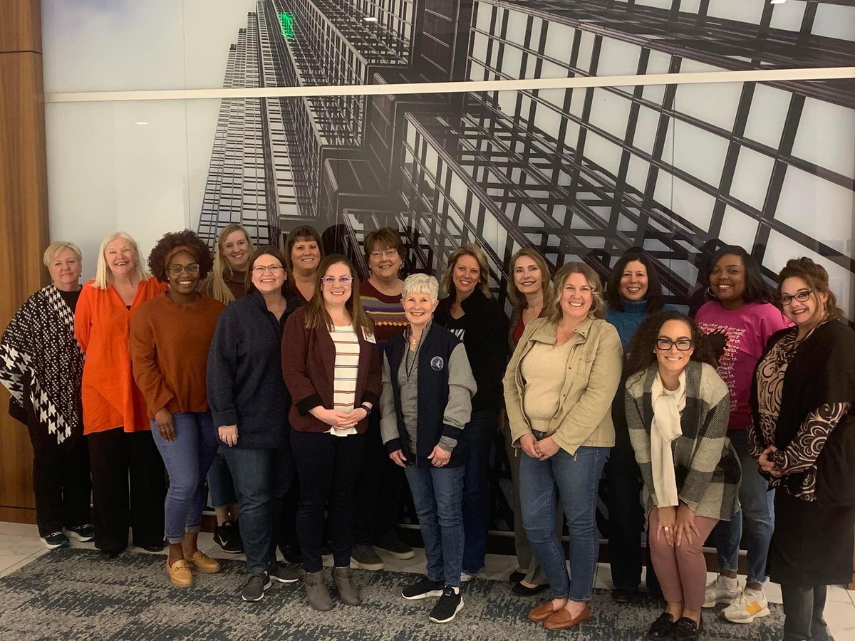 lucybrazier's tweet image. Please wave hello to the fabulous assistants who have been attending my Modern Day Assistant course in Minneapolis this week 🤗