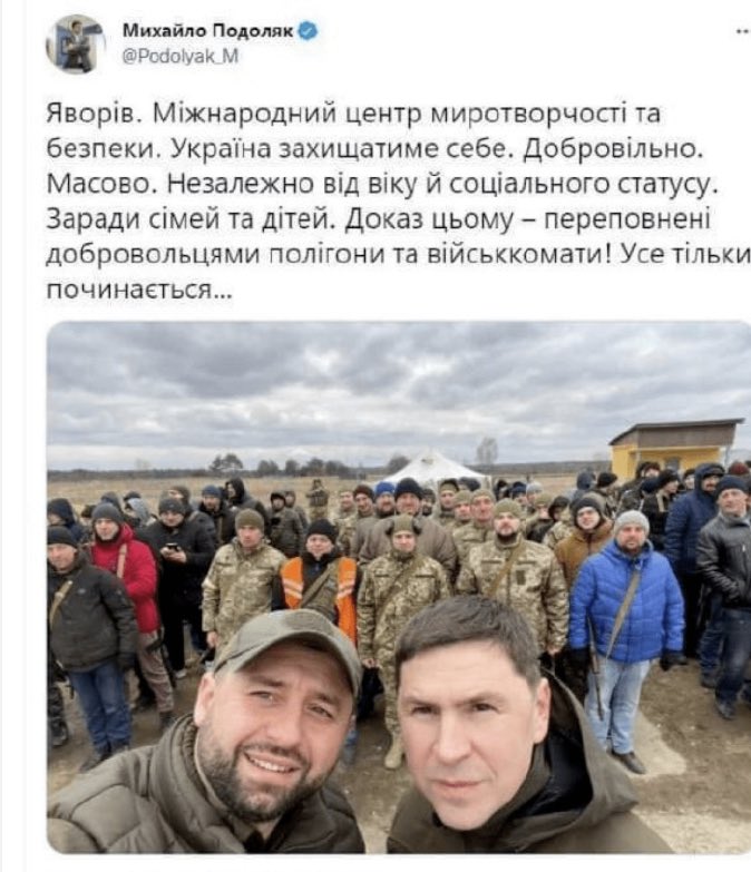 RozenkoPavlo's tweet photo. Рік тому. Після цього фото Подоляка - Арахамії на Яворів «прилетіло.» 61 загинуло, понад 160 поранено. Але вчора суд посадив зовсім не їх. І мене це чогось не дивує! 🤦‍♂️ https://t.co/be14lUsUmn