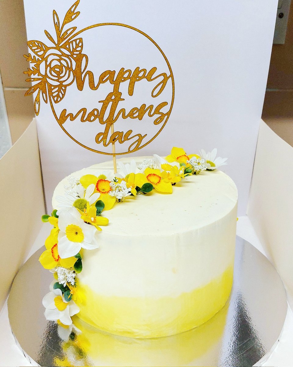 NotJenAgain's tweet photo. #cake #hobbybaker https://t.co/51hsIo9C36