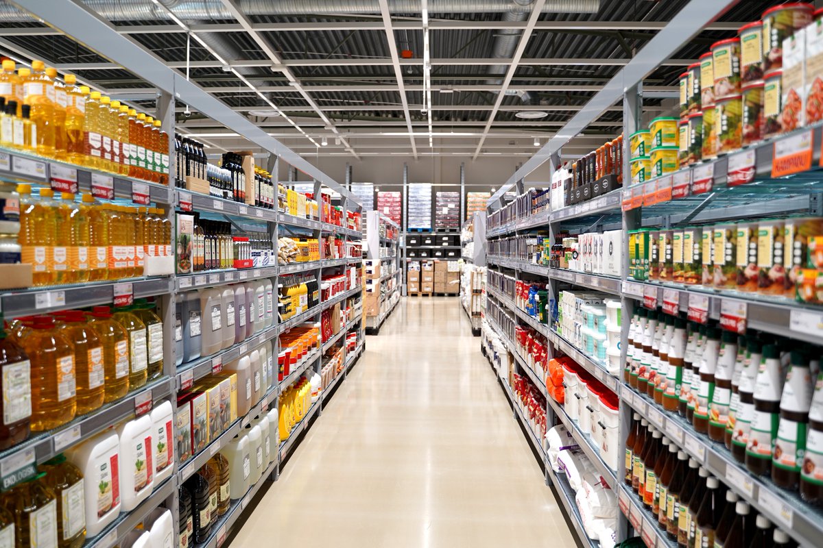 Kort_sikt's tweet photo. #Axfood omsättning 1% lägre än väntat. Justerad EBIT 2% sämre än väntat med marginal 3,9% i linje med förväntan. Omvärdering av #Mathem till 34 MSEK från tidigare 206 MSEK. Resultat per aktie 2:20kr
$AXFO https://t.co/UZX3qgecJt