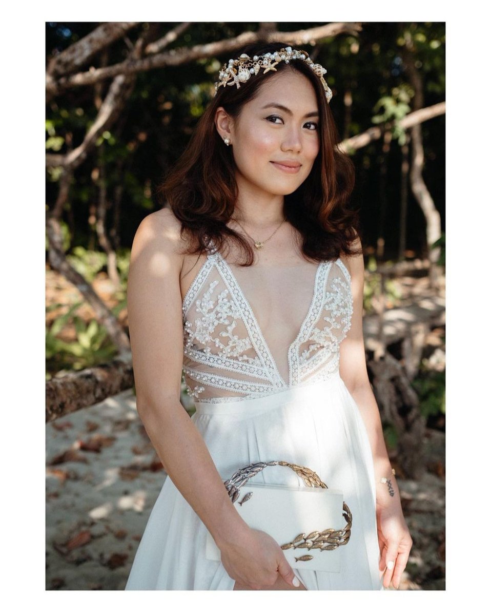 macasocol_'s tweet photo. Our beautiful bride @kiasebastian looking radiant in a custom @MCSCL_Official wedding dress and crown. Photographed by the amazing @christineccueto π€π #MCSCL
Minaudiere: @neilfelipp
#destinationwedding #elnido #mcsclbride https://t.co/h3pwOTTqqm