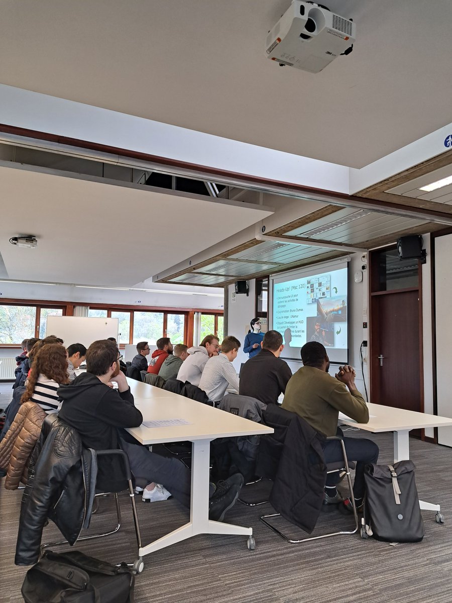Zoom sur les recherches proposées par les professeurs <a href="/UNamurCSFaculty/">UNamur - Faculté d'Informatique</a> lors de la séance de présentation des sujets de mémoires. De quoi bien éclairer nos étudiants qui entameront dans quelques mois la dernière année de leur cursus 👩‍🎓👨‍🎓
