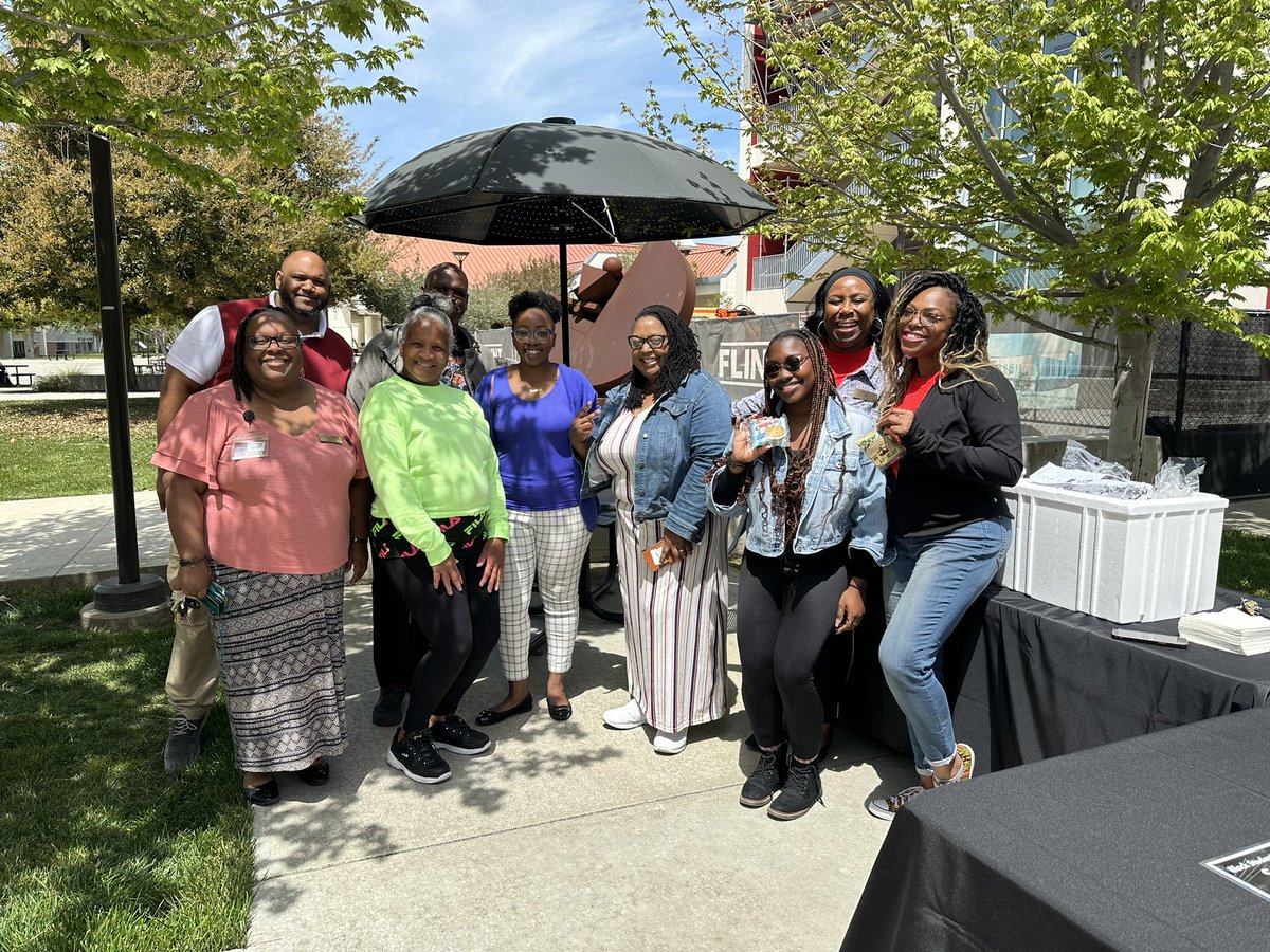 CarolynYScott's tweet photo. Day 2 of Black Student Success Week at LPC did not disappoint! Such a beautiful sunny day; perfect for policy and ice cream!🍦

#laspositascollege #theblackhour #studentsuccess #icecream #blackstudentsuccess #soulcream #lpcblackculturalresourcecenter https://t.co/uFdXs1EjbU