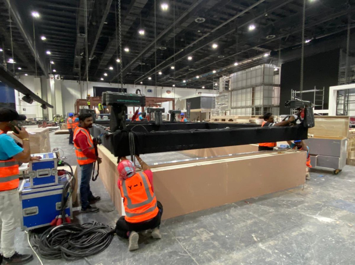 sketchnbuild's tweet photo. Onsite, unloaded and starting on a really exciting project at this years Arabian Travel Market. Feel free to drop by and meet the team. 

From concept to creation.

#eventprofs #essa #ufi #ifes #exhibtions #dubai #standbuilder #impra https://t.co/pJPMzJVd7M