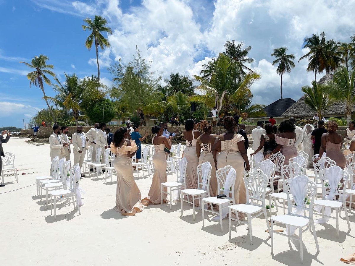 JollieDesigns's tweet photo. Wedding vows exchanged on this pristine beach overlooking the Indian Ocean 🌊 Let us handle all the work as you enjoy every moment and f your big day with your loved ones 🌺
📍Zanzibar, Africa
.
.
#weddingsinzanzibar #beachweddings #weddingplannernairobi #jollieevents #KOT https://t.co/s8Oe2d0U7C