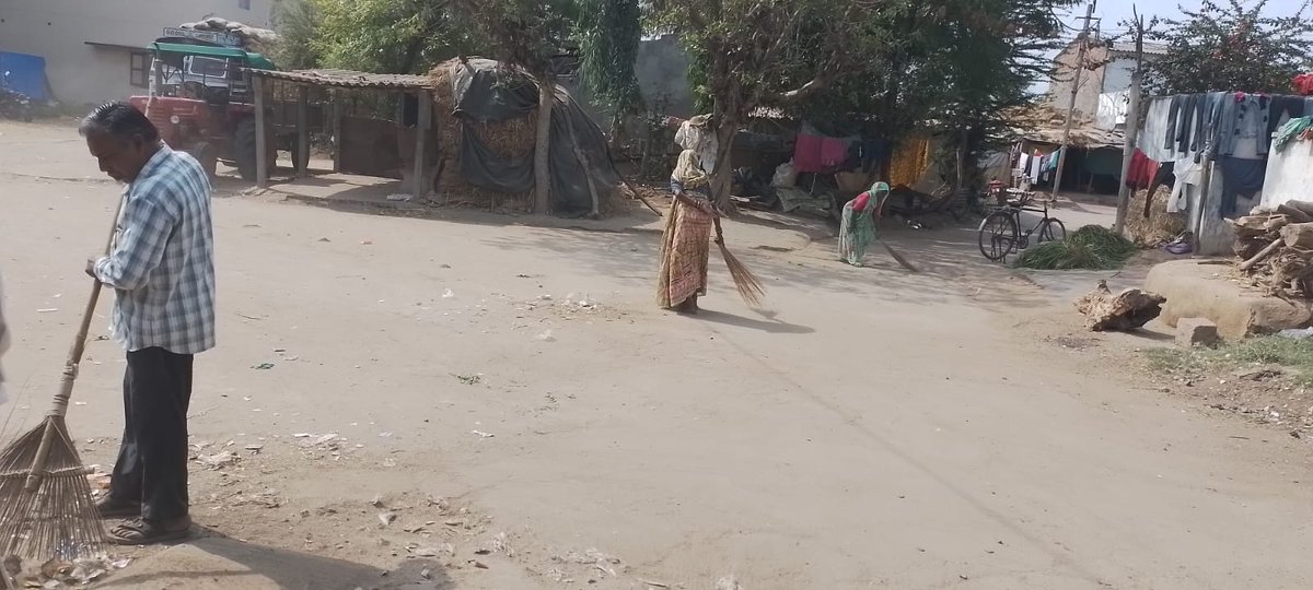 SojitraTdo10809's tweet photo. Balinta village safai kaamgiri https://t.co/CBnR7Qsiw8