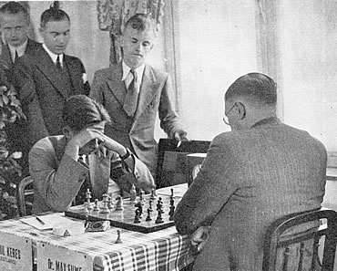 Paul Keres and Max Euwe. Zandvoort, 1936. Chess #Chess #chessgames #Ajedrez #schach #scacchi #echecs #xadrez
