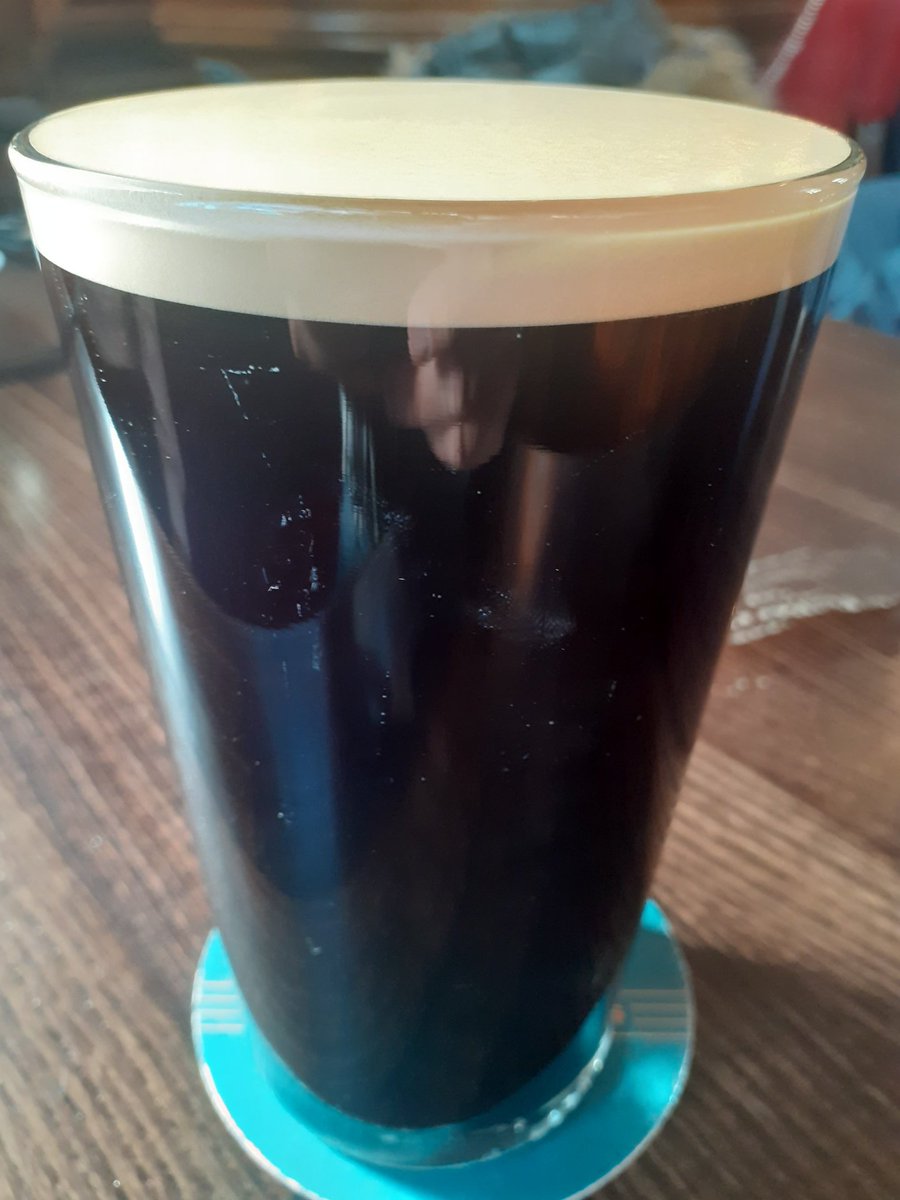 sandymb1956's tweet photo. Never disappointed with the choice/selection of ales/beers at #RyriesBar #Haymarket #Edinburgh Chose Dragonhead Stout from @Orkneybrewery recently and it was great 😁👍#pubsinedinburgh #traditionalpub @Edin_the_walk @FringePints @Edinburgh_forum #AuldReekie https://t.co/KFDaMNYdDi