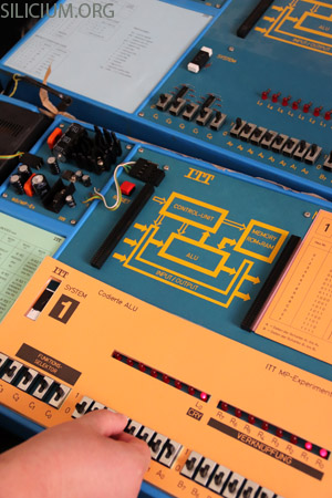 occitel's tweet photo. #silicium collection : un MP-Experimenter ordinateur d'apprentissage très original créé en 1976, par #ITT branche Allemande. Un kit de découverte et d'apprentissage de la logique binaire et de l’assembleur de l'#intel8080. #zilizium
A lire ici : https://t.co/9k6eMpmwtn https://t.co/BBSCaUo1hO