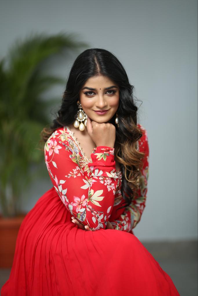 AssetRescueLab's tweet photo. "Get ready for a family entertainment extravaganza! 🎬🍿 #RambanamOnMay5 is a must-watch movie that has something for everyone. And don't miss @DimpleHayathi's refreshing take on her character Bhairavi, the vlogger! 👀👌 #CleanEntertainment #NewRoles #MustSee"
@peoplemediafcy https://t.co/YNPhjSwPej