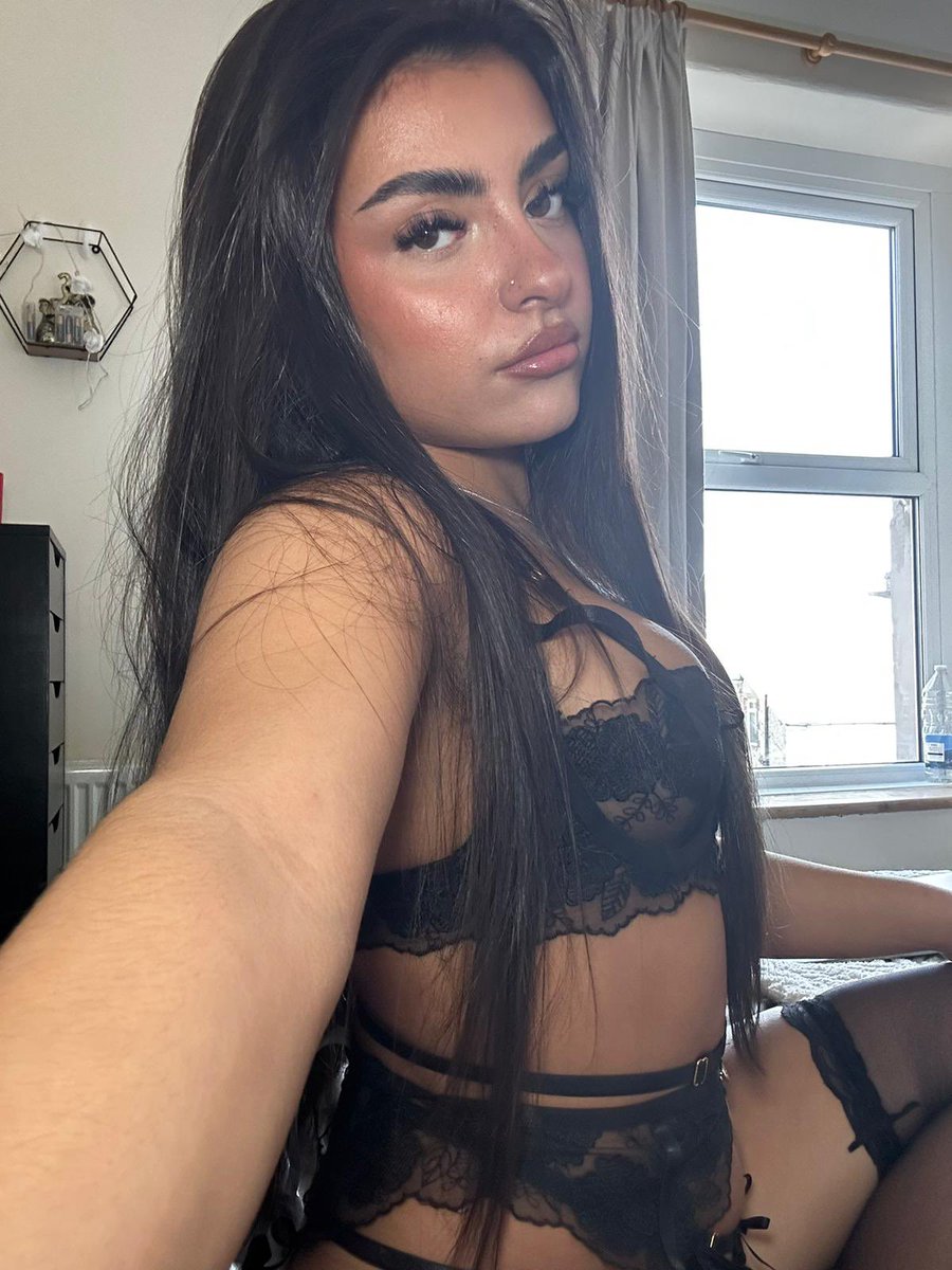 Does sexy lingerie and a juicy wet turn you on? Does sexy lingerie and a juicy wet turn you on?