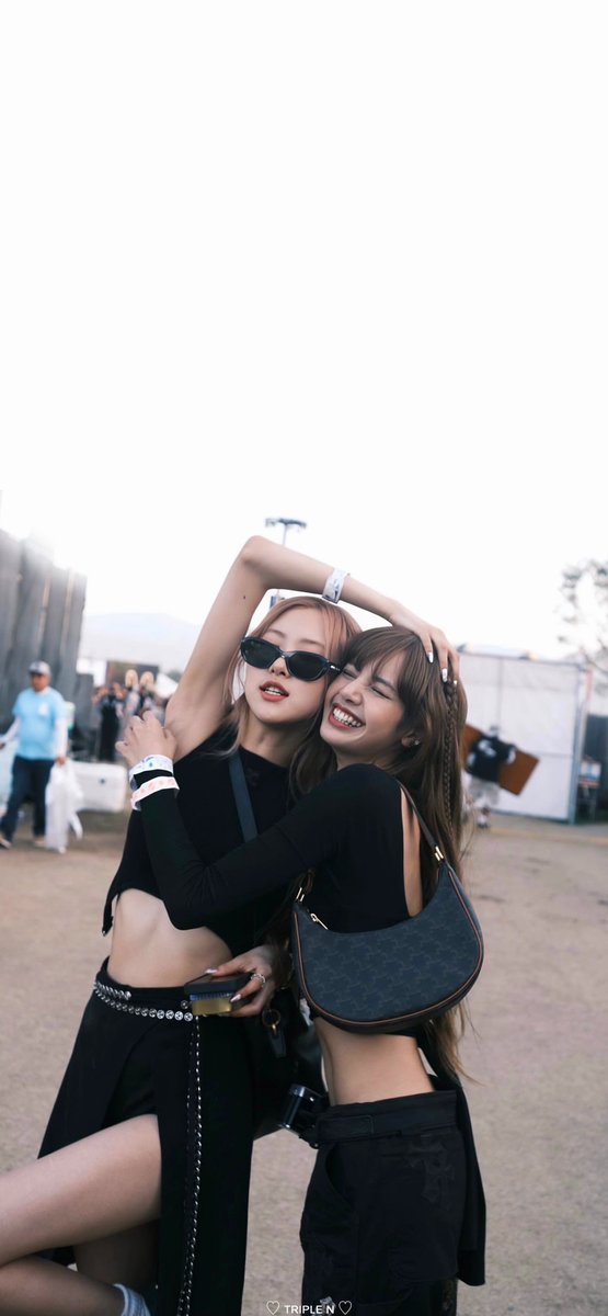 0211rxsy's tweet photo. #CHAELISA #LICHAENG instagram lockscreens/wallpapers 

🌵🌈💗

#BLACKPINKxCOACHELLA 
#LISA #리사 #ROSÉ #로제 #BLACKPINK https://t.co/37YjuTZaBd