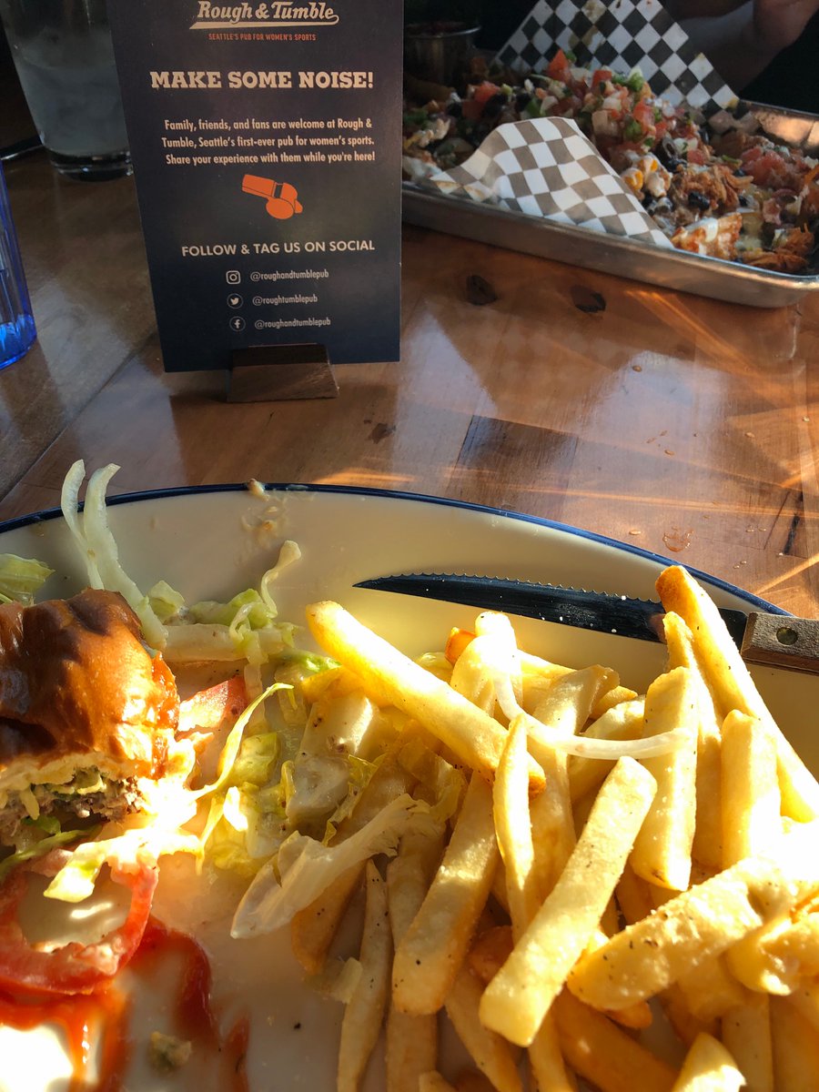 jon_cimuchowski's tweet photo. @RoughTumblePub …and thanks for dinner! https://t.co/IqV61DdwsO
