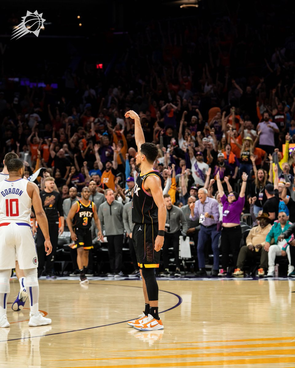 Suns's tweet photo. TWENTY-FIVE POINTS IN THE THIRD 🔥

Book joined Allen Iverson &amp; Damian Lillard as the only players to score 25+ points in a quarter in a playoff game since 1997! https://t.co/sdV82sgDUb