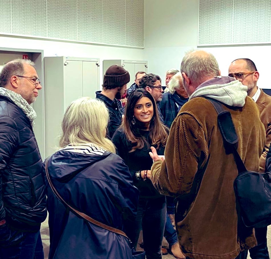 priscathevenot's tweet photo. Derrière le bruit des casseroles, la force du dialogue.

Hier, réunion publique à Chaville, en présence des maires, sénateur, élus locaux, où tous ont pu participer: représentants CGT du 92 et habitants de la circonscription. 

Loin des polémiques, il y a la politique de terrain. https://t.co/MC5SYs3y8x