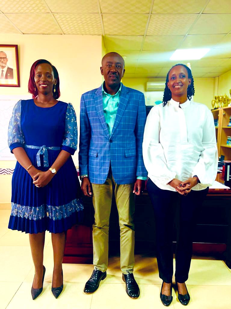 EmpowerRwanda's tweet photo. #Gushima: Such a Phenomenal Woman with a kindest huge Heart - #FloridaKabasinga! Thank you for your immeasurable legal & socio-economic support through @certafoundation to the less privileged victims (Teen Moms) of #SGBV in @RwandaEast - Blessings🙏. #TransformativePartnership✊ https://t.co/UePkb0YesV