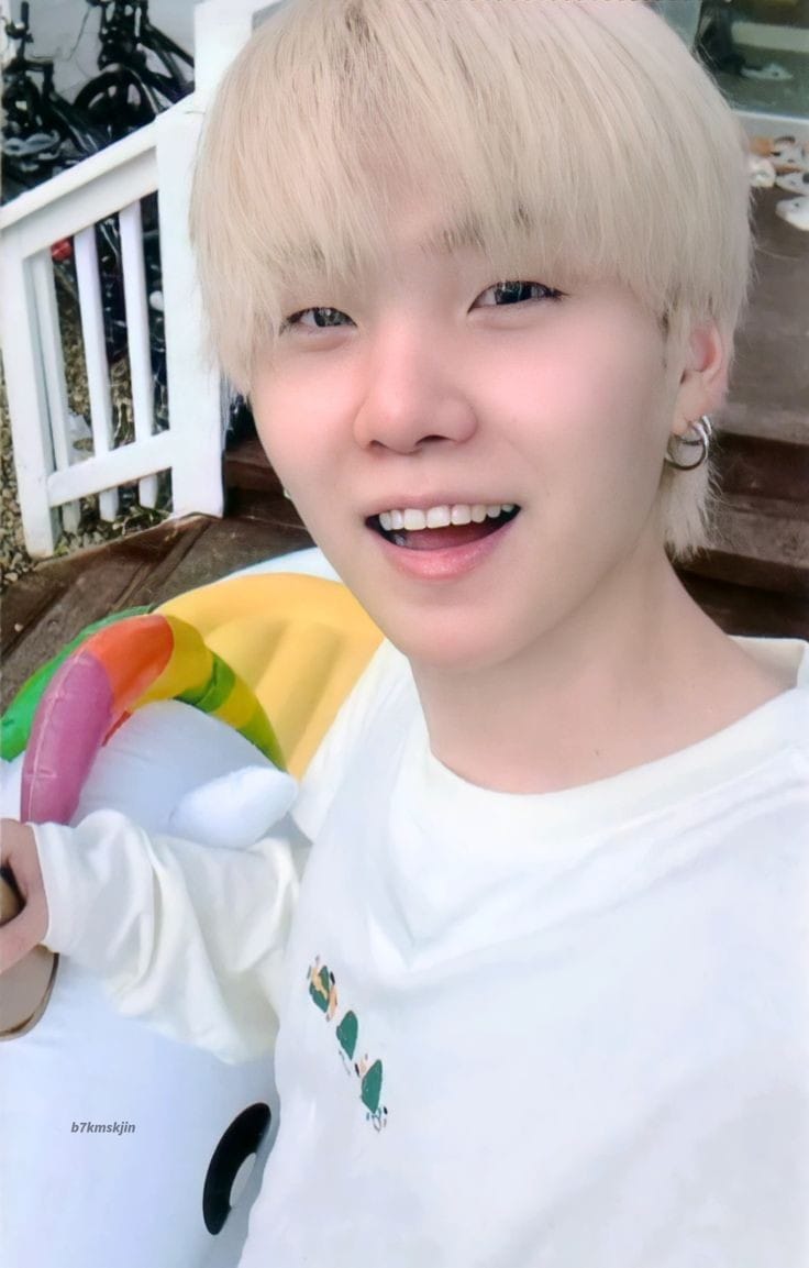 BTS_inValencia's tweet photo. Buenos días! 💜
Abre tu mente y tu corazón y deja que la vida te sorprenda.
FELIZ MIÉRCOLES!🐱
@BTS_twt #BTS #ARMY #ArmyValencia 
#SUGA #YOONGI #AgustD
#방탄소년단슈가 #슈가 #민윤기
Comenta utilizando los # 🫶🏻 https://t.co/ZcqxSXX1Wz